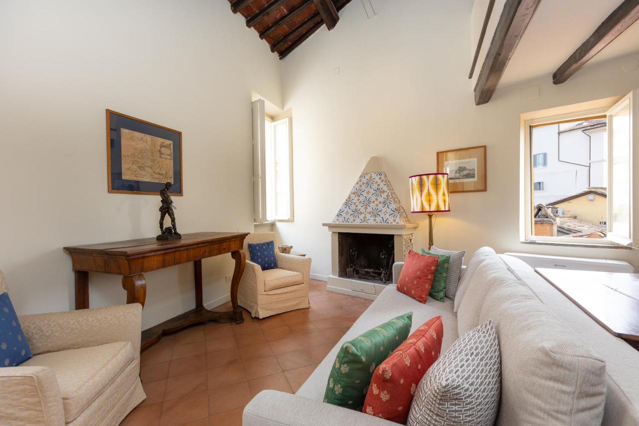 Amazing Fontana Di Trevi Apartment Rom